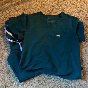 Caribbean Blue Figs Scrub Set